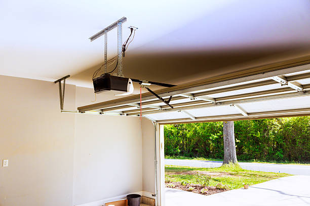 Top rated local Garage Door specialists in Moss Bluff, LA